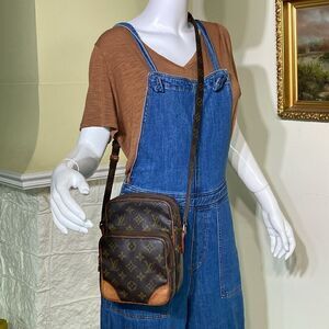 Vintage LOUIS VUITTON Monogram Amazone Shoulder Cross Body Bag